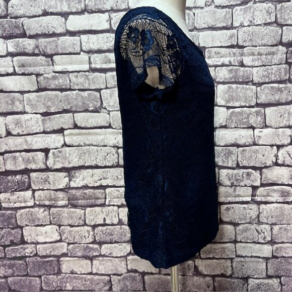 Lynn Ryan Navy Lace Short Sleeve Top Size M - Picture 7 of 8